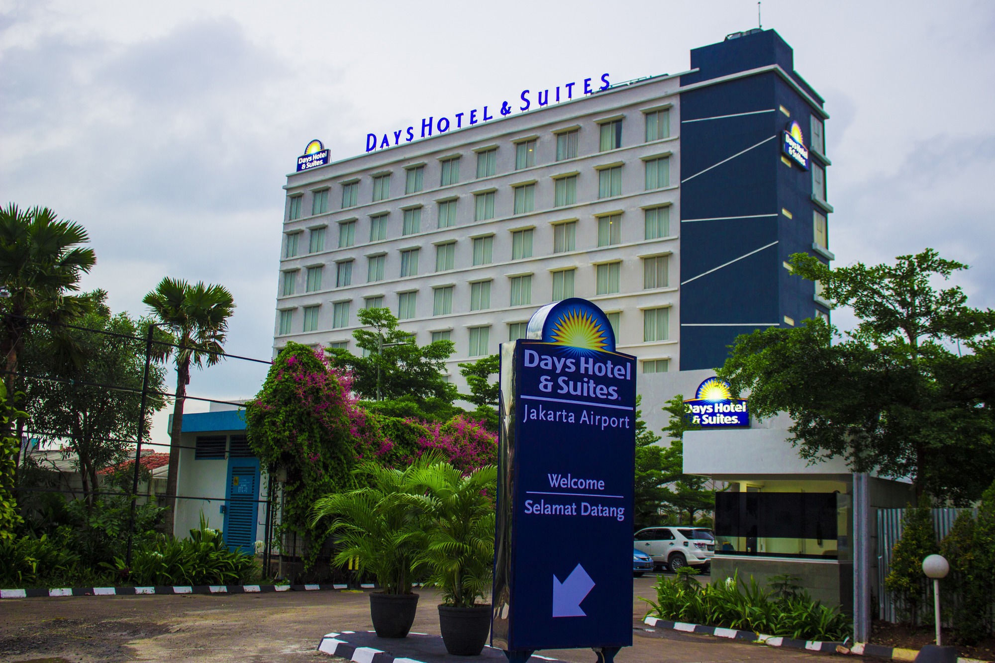 Days Hotel & Suites By Wyndham Jakarta Airport Tangerang Exterior foto